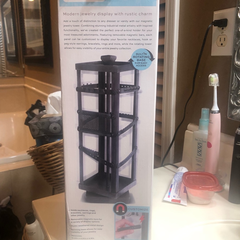 Jewelry holder